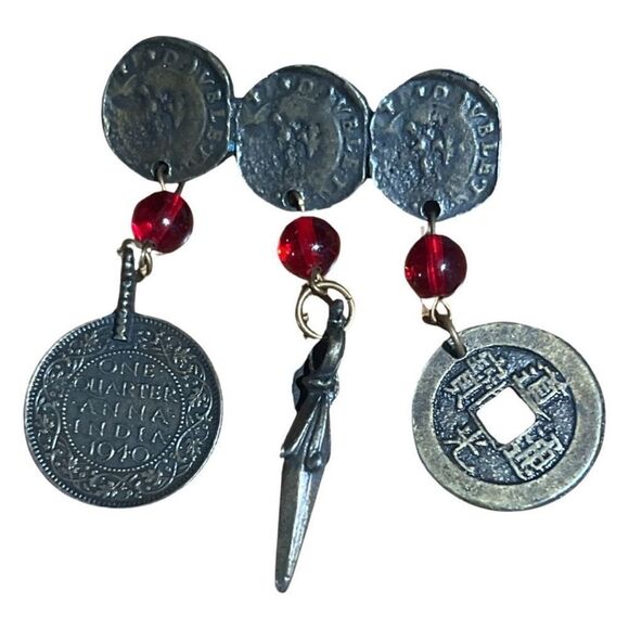 Vintage Red Glass Replica King George V Coin Dangle Brooch Antique Gold - Picture 4 of 5